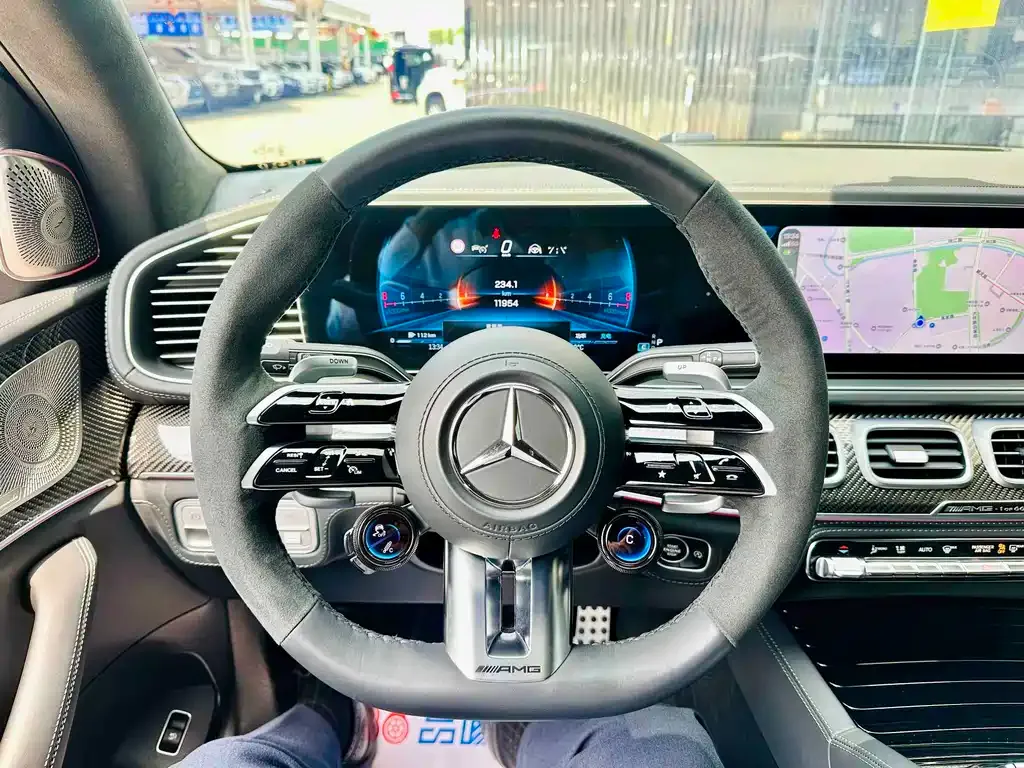 Mercedes-Benz GLS AMG — фото 9