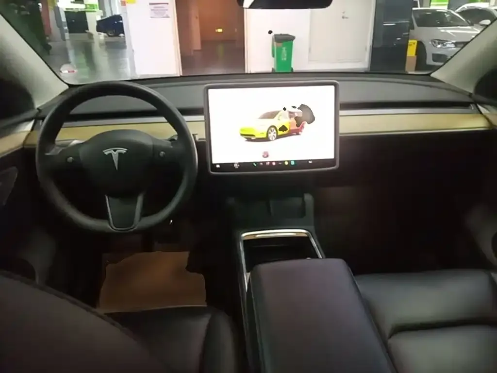 Tesla Model Y — фото 8
