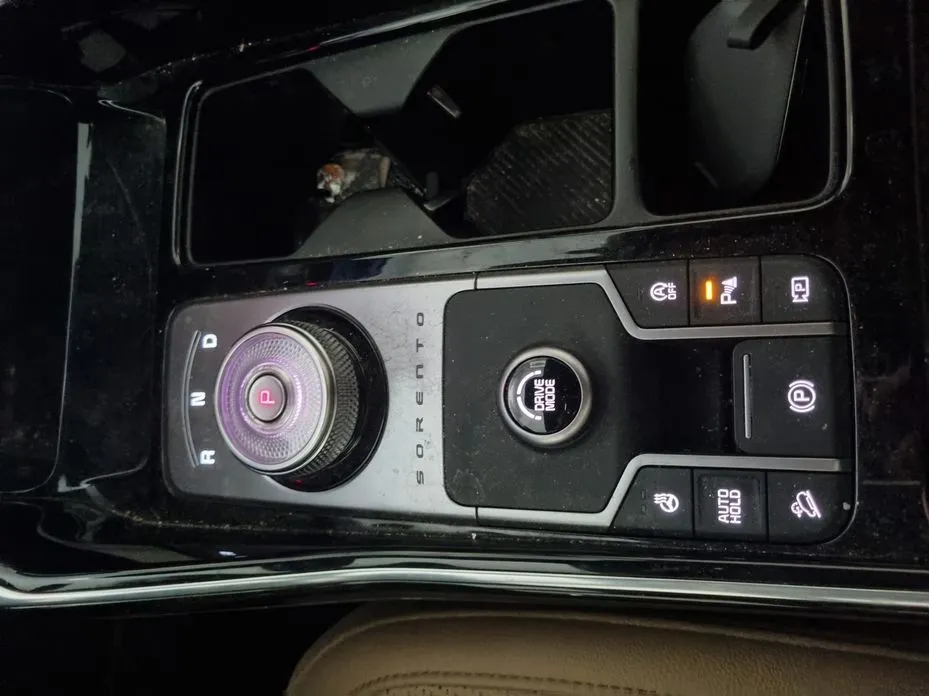 Kia Sorento — фото 7