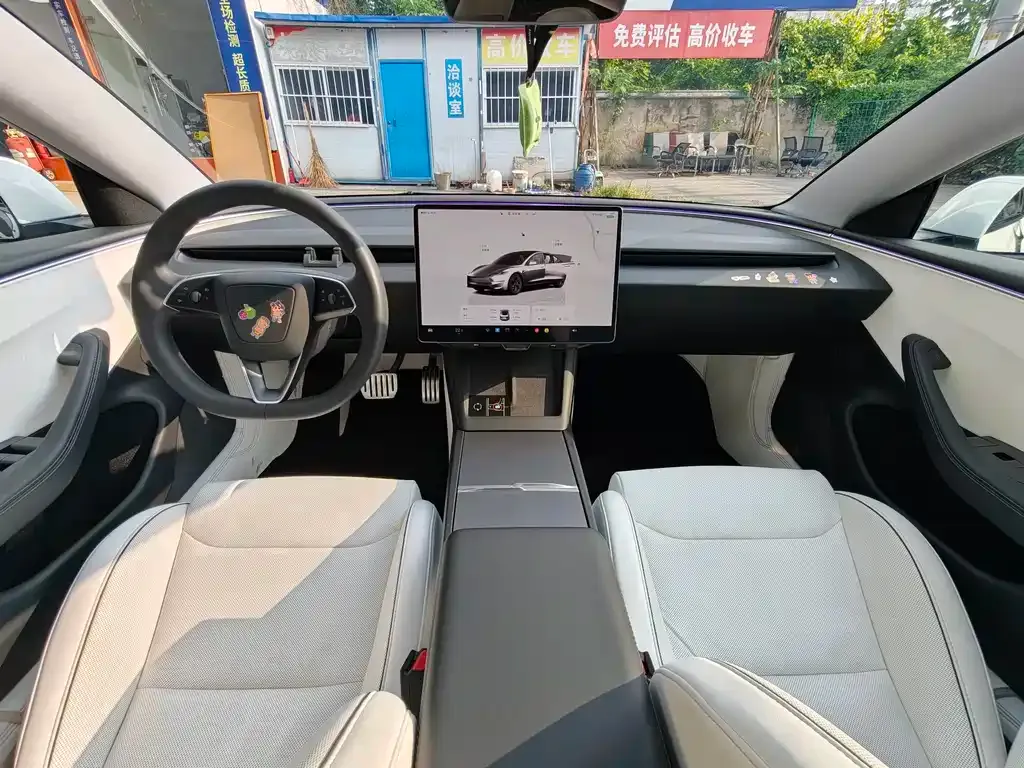 Tesla Model 3 — фото 9