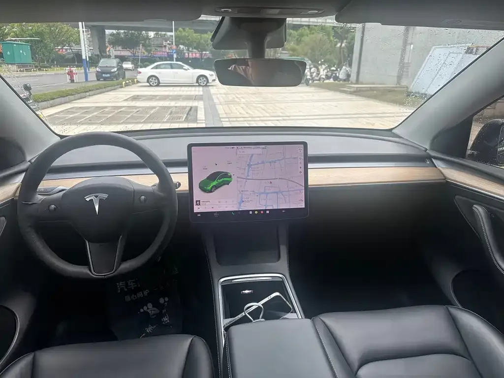Tesla Model Y — фото 4