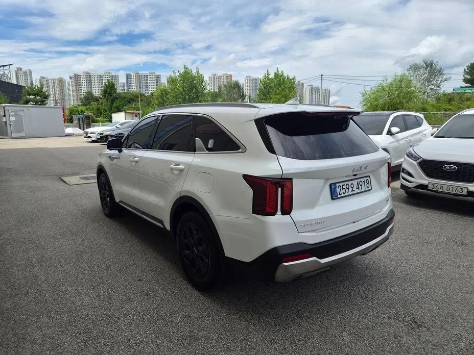 Kia Sorento — фото 5