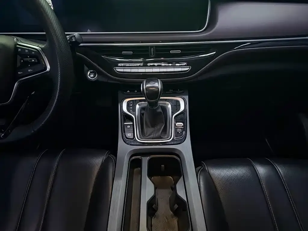 GAC Motor Trumpchi M6 — фото 10
