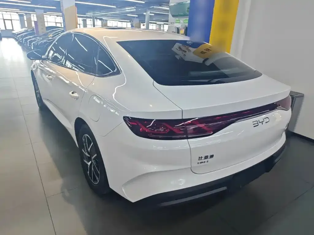BYD Qin L — фото 7