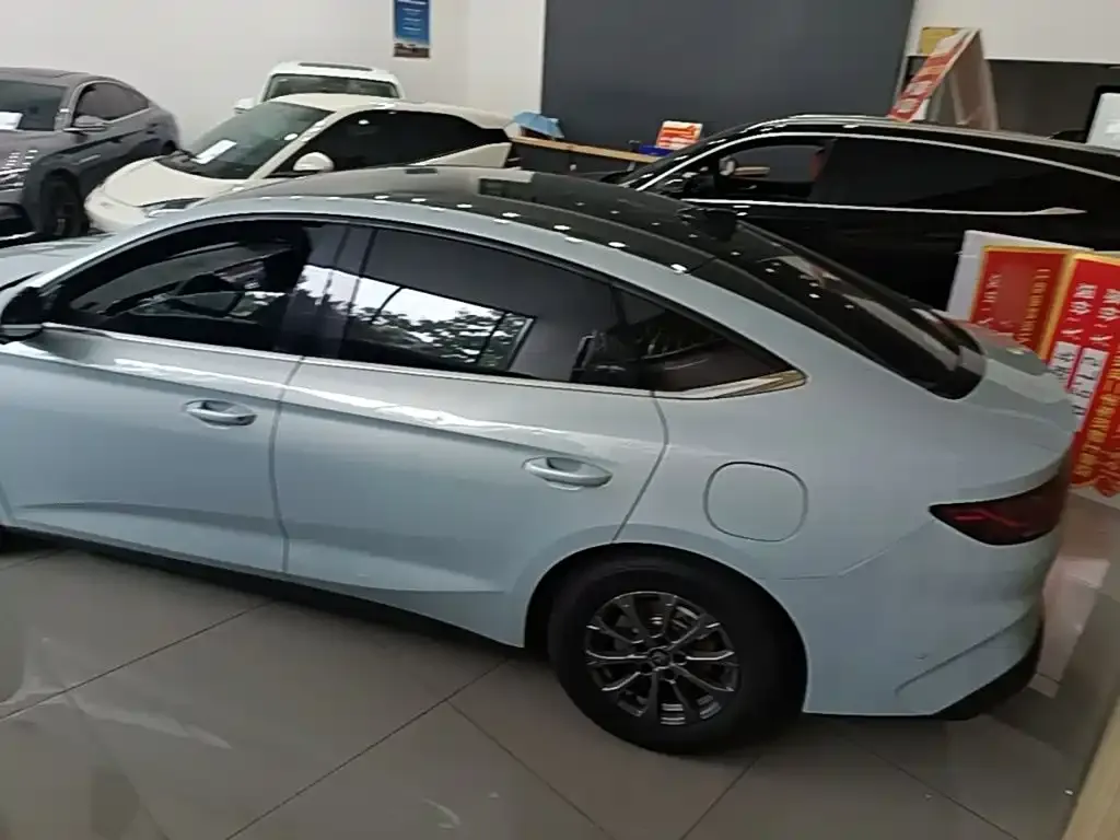 BYD Qin L — фото 10
