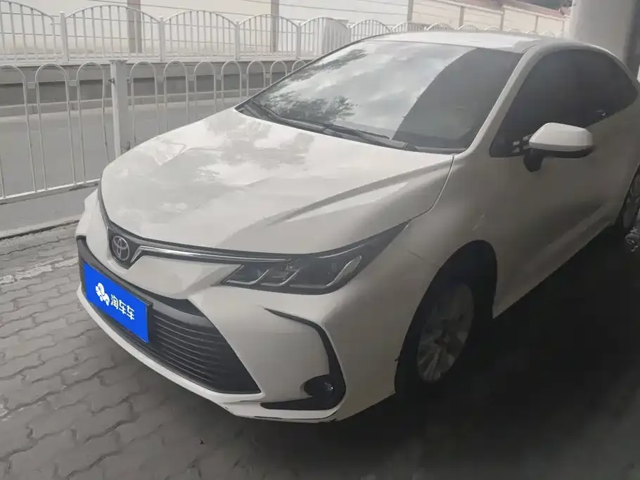 Toyota Corolla — фото 1