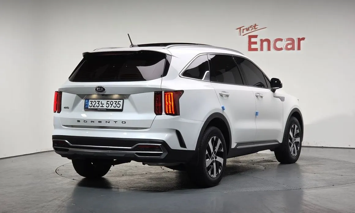 Kia Sorento — фото 10