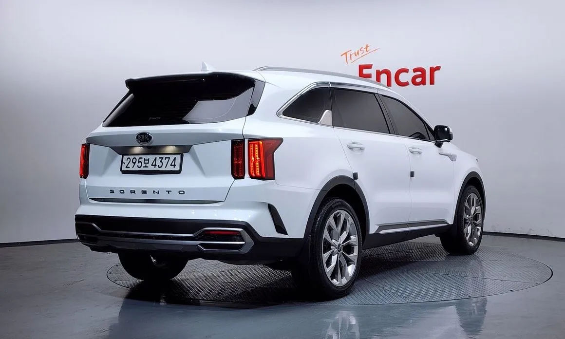 Kia Sorento — фото 9