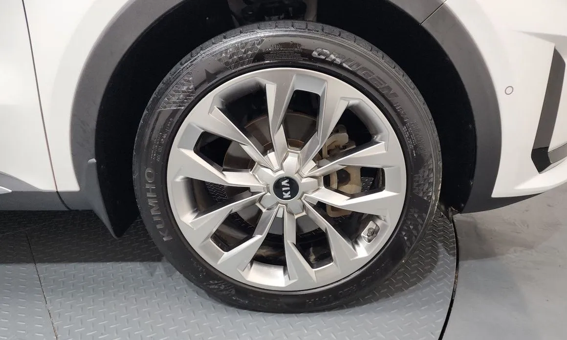 Kia Sorento — фото 7