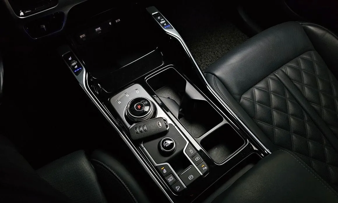 Kia Sorento — фото 8