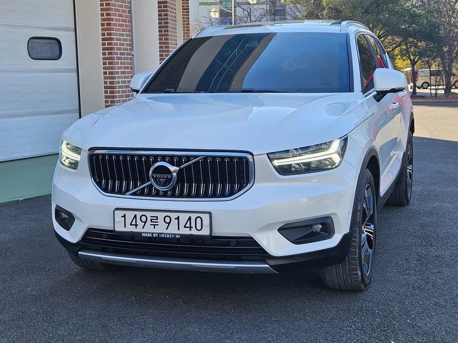 Volvo XC40 — фото 6