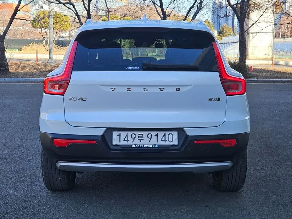 Volvo XC40 — фото 9