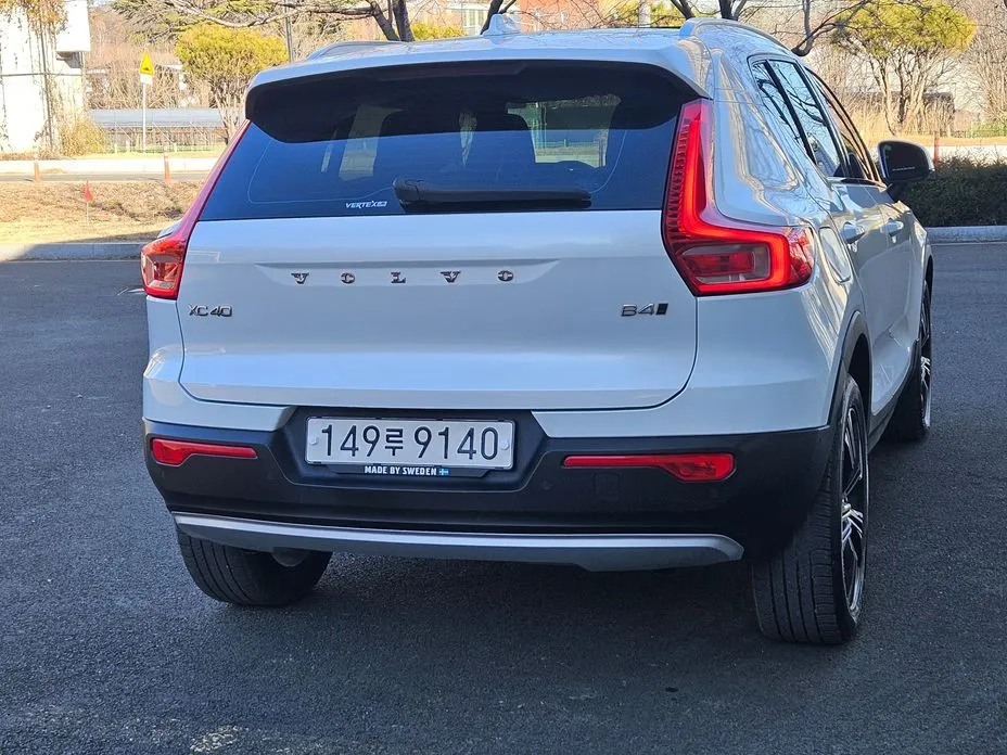 Volvo XC40 — фото 4