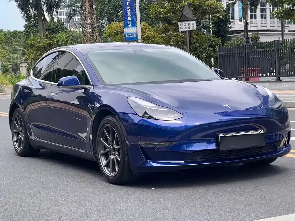 Tesla Model 3 — фото 8