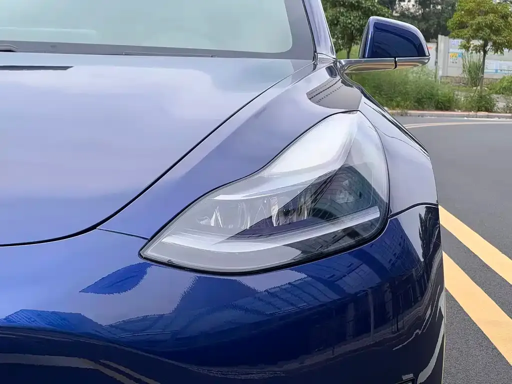 Tesla Model 3 — фото 2