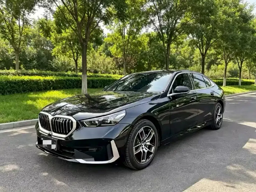 BMW 5 Series — фото 3