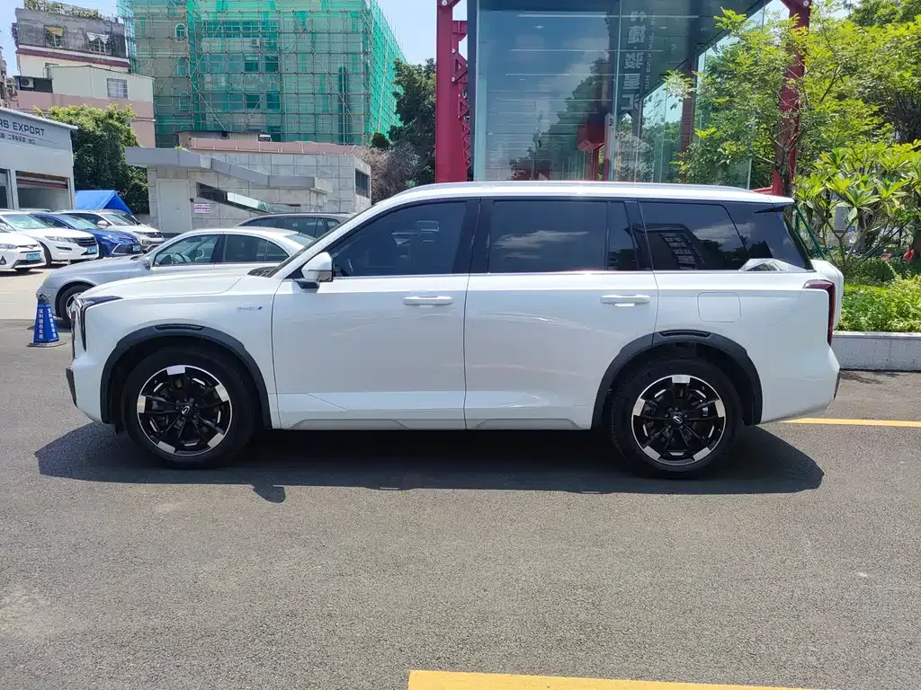 GAC Motor Trumpchi ES9 — фото 10