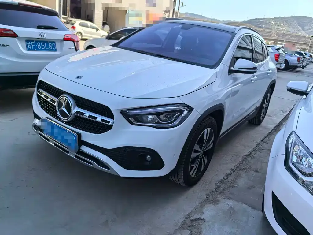 Mercedes-Benz GLA — фото 1
