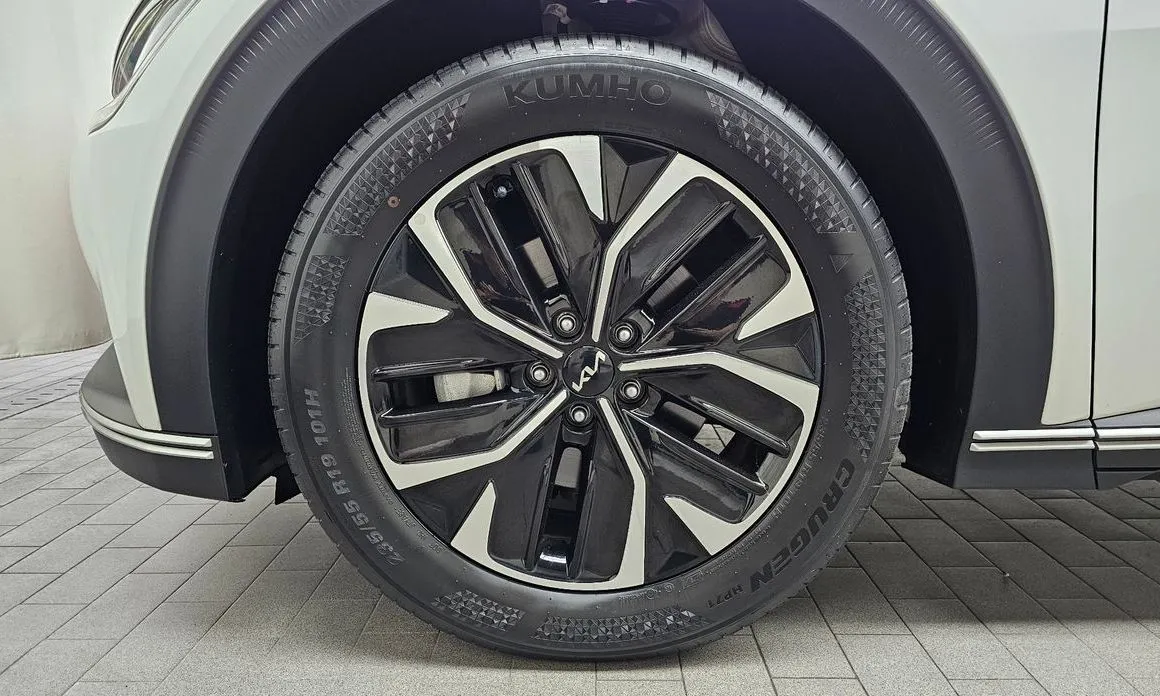 Kia EV6 — фото 6
