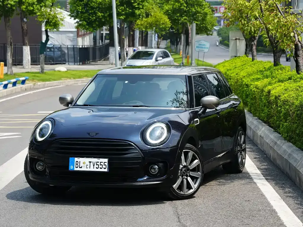 MINI Clubman — фото 1