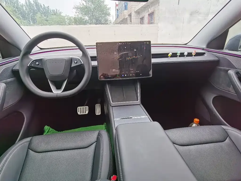 Tesla Model Y — фото 7