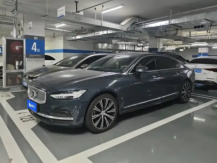 Volvo S90 — фото 1