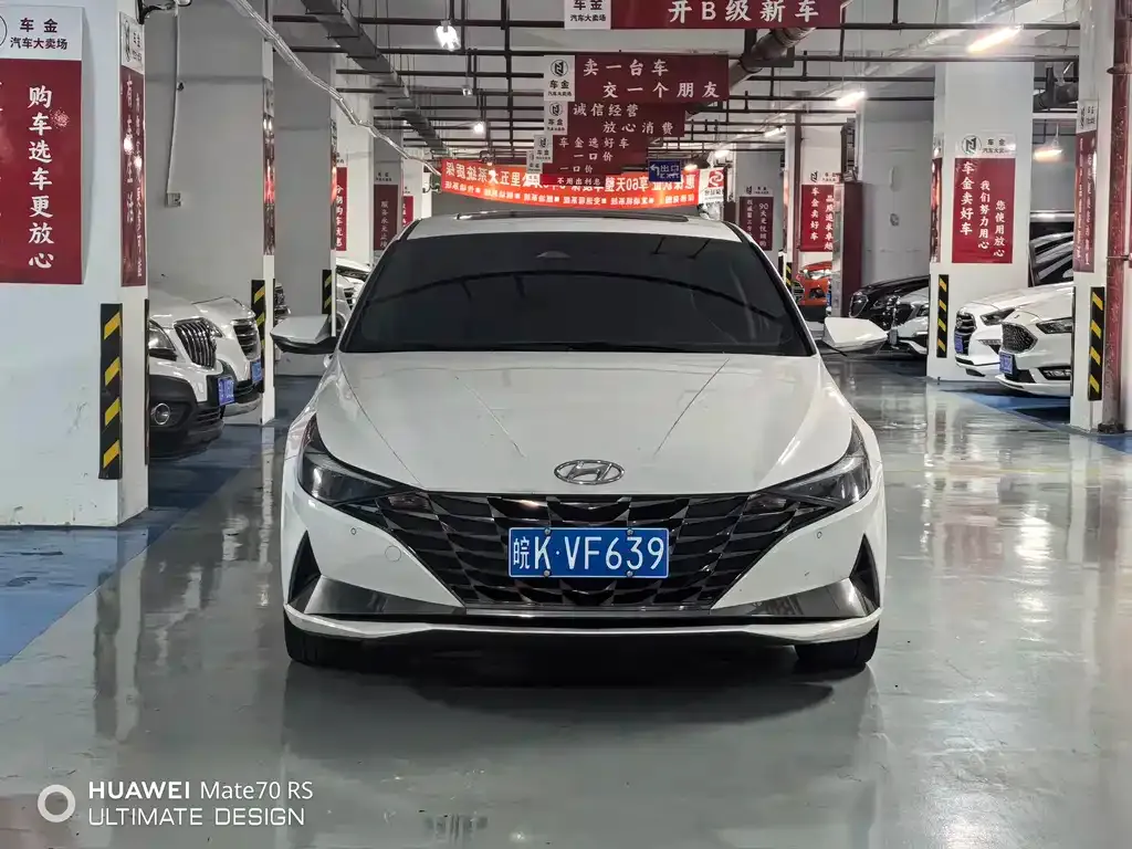 Hyundai Elantra — фото 2