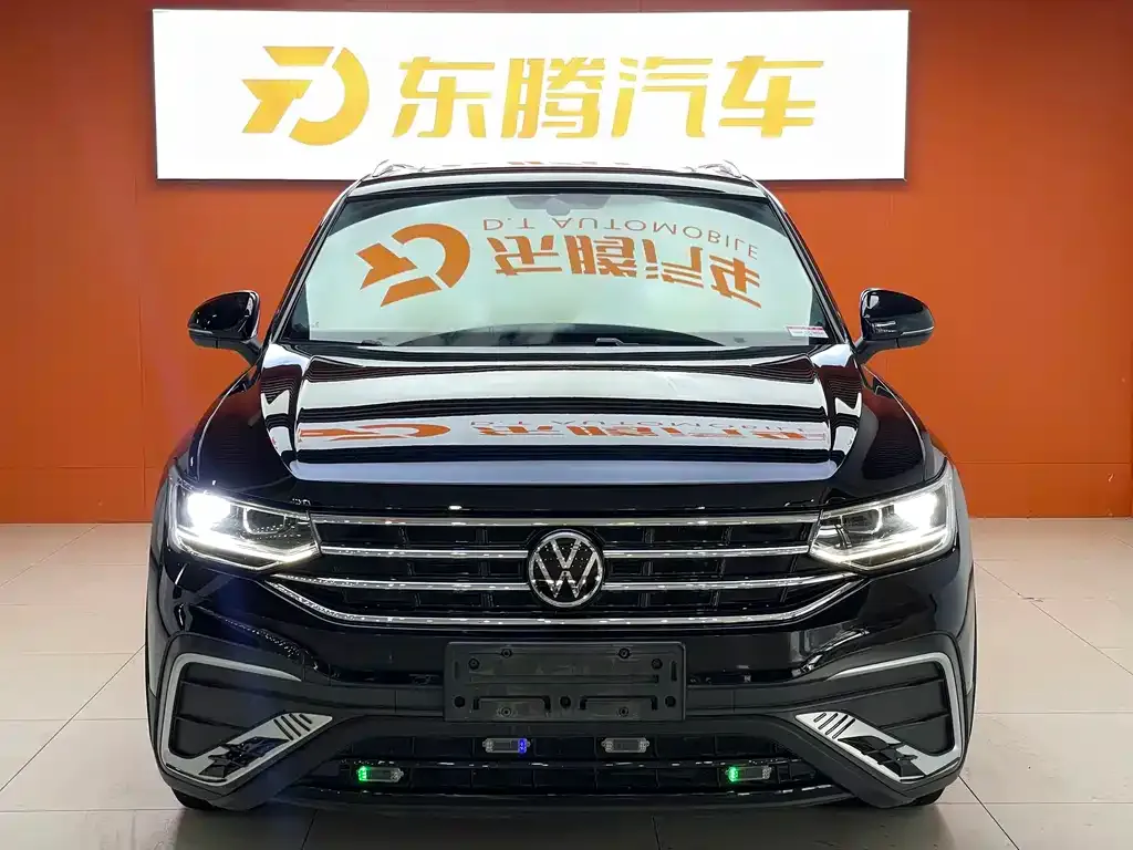 Volkswagen Tiguan L — фото 2