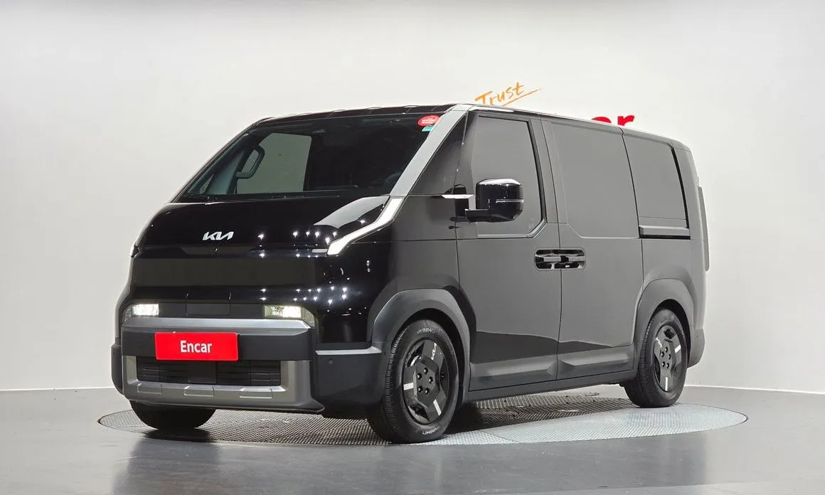 Kia PV5 — фото 1