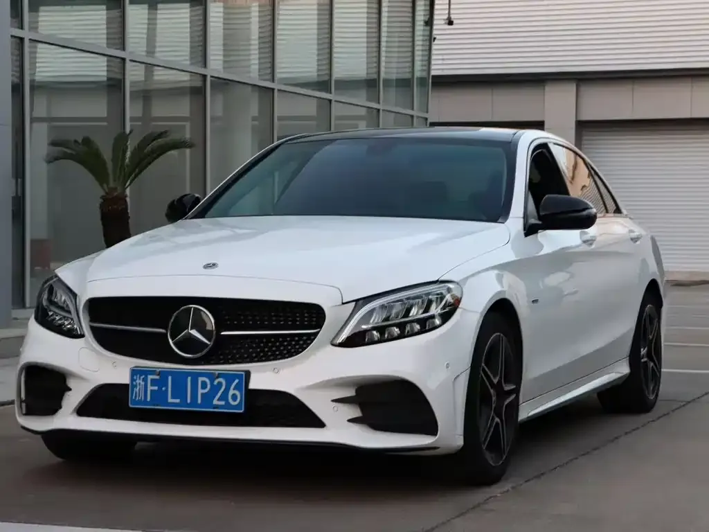 Mercedes-Benz C-Class — фото 1