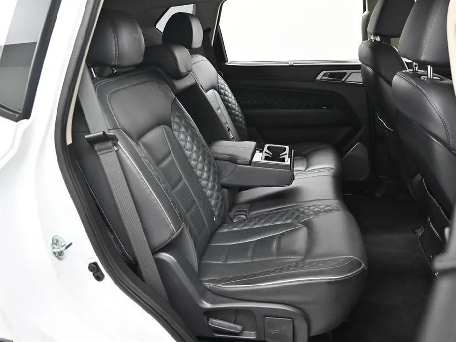 KG Mobility (Ssangyong) Rexton — фото 5