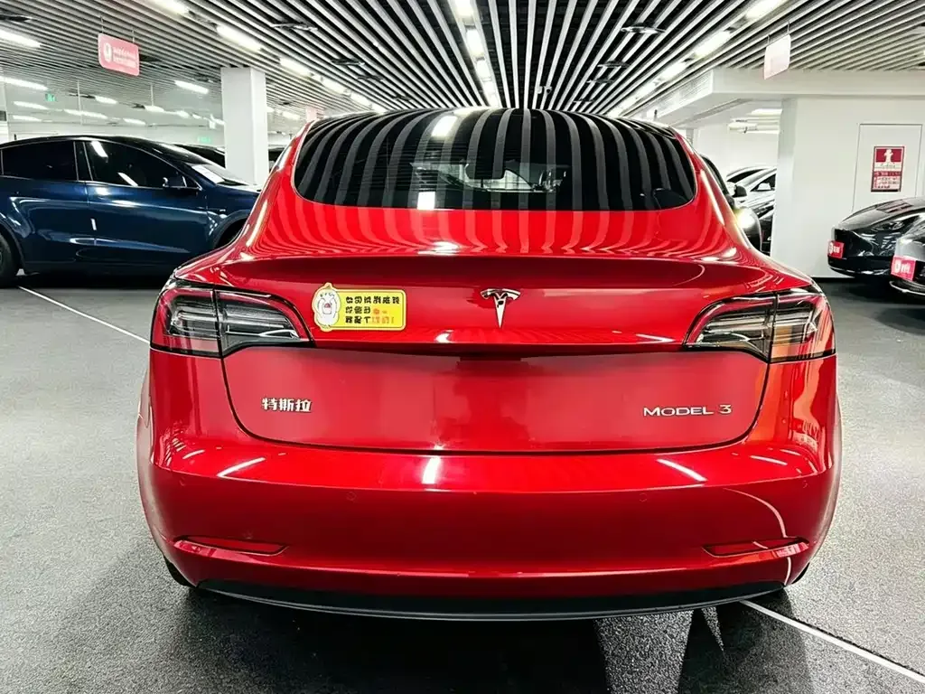 Tesla Model 3 — фото 2