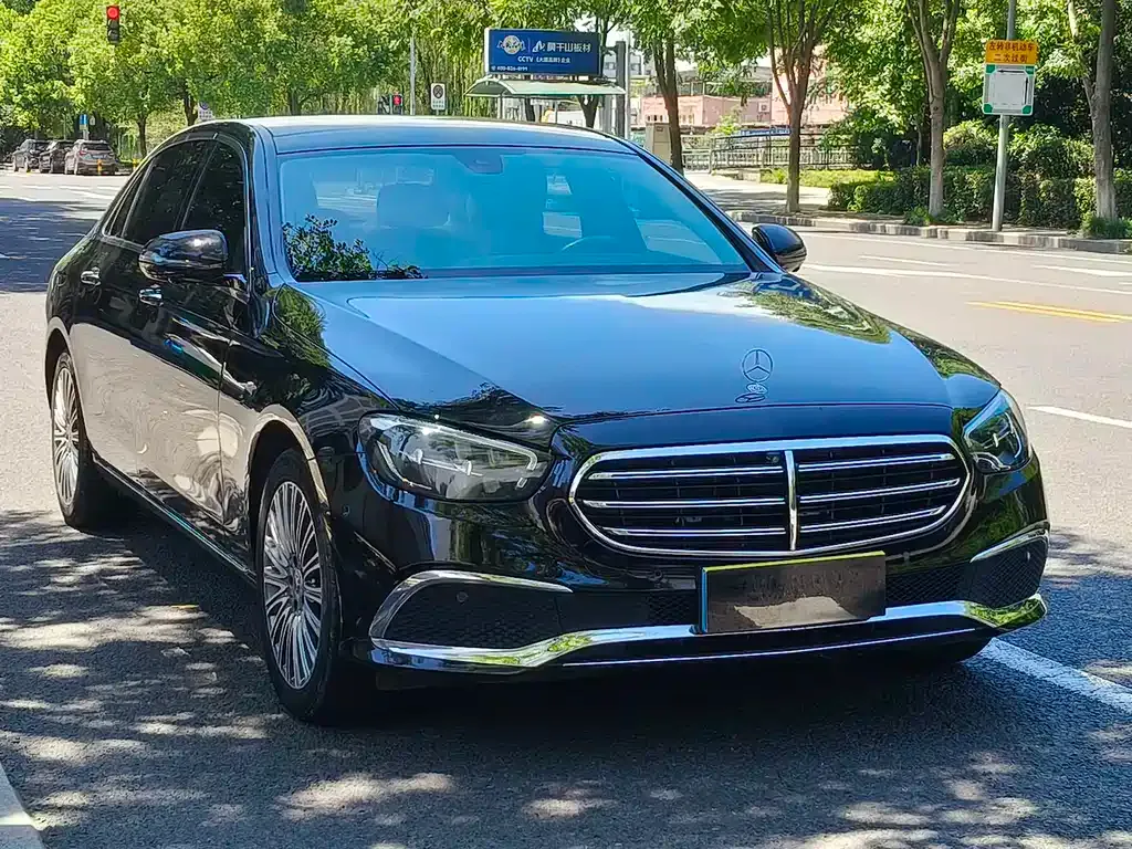 Mercedes-Benz E-Class — фото 9