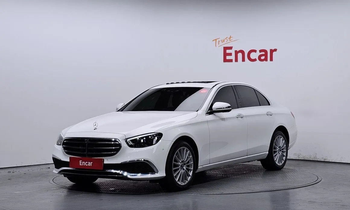 Mercedes-Benz E-Class — фото 1