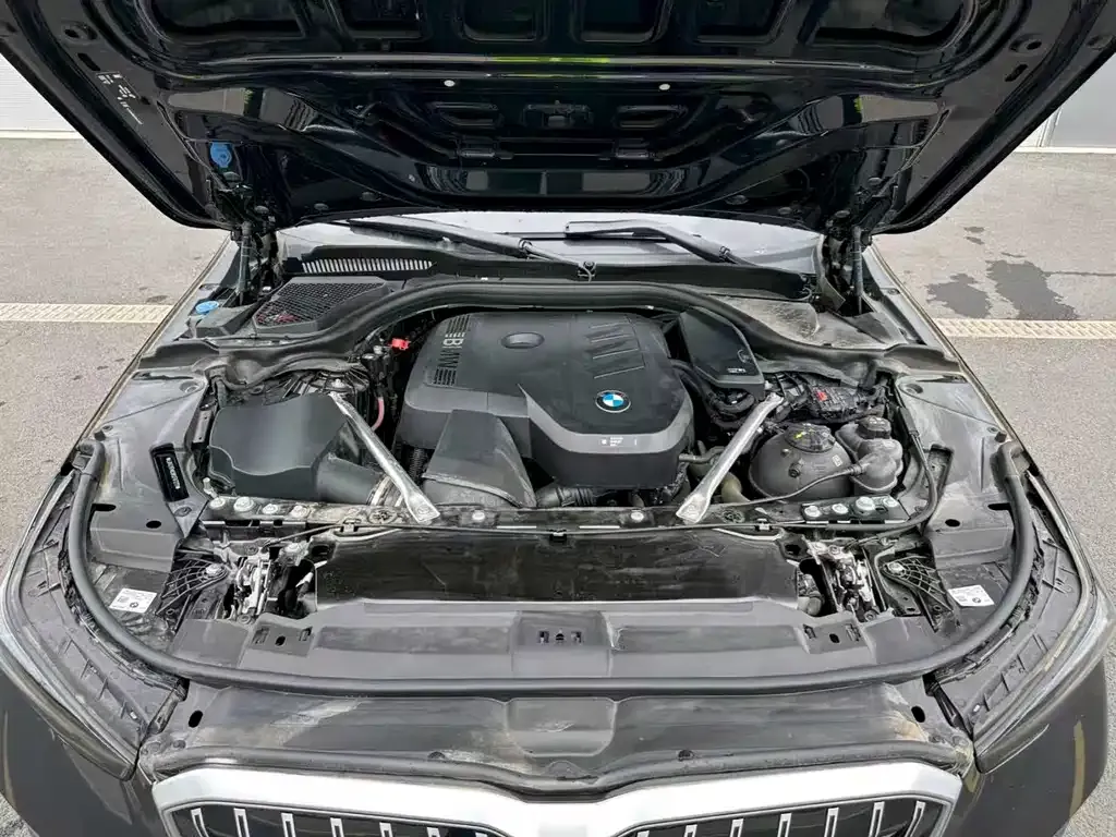 BMW 5 Series — фото 10