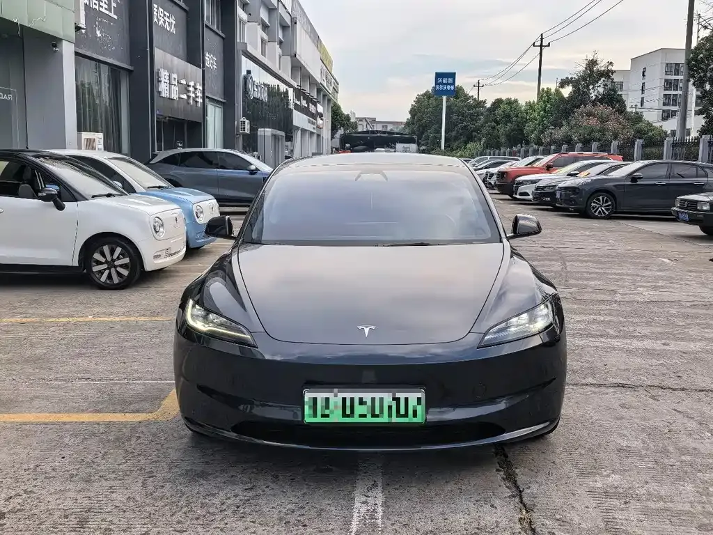 Tesla Model 3 — фото 2