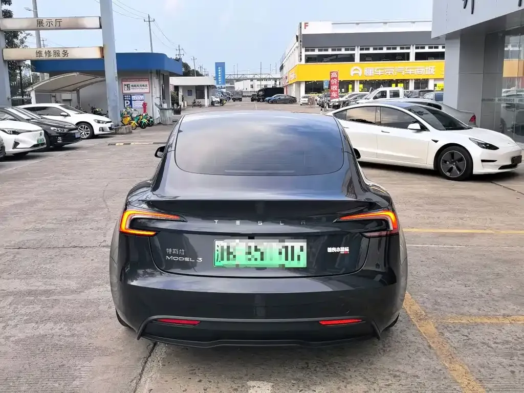 Tesla Model 3 — фото 6