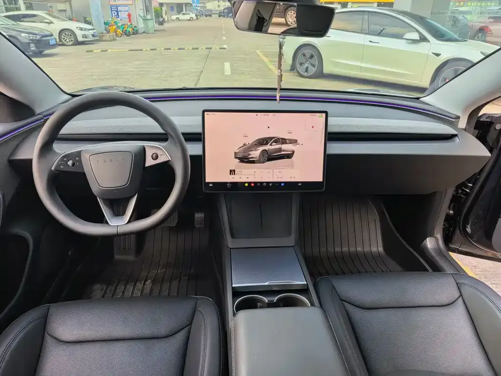 Tesla Model 3 — фото 7