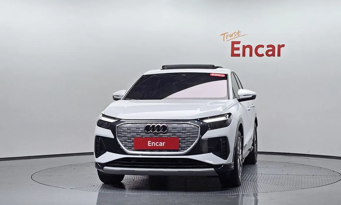 Audi Q4 e-tron — фото 10