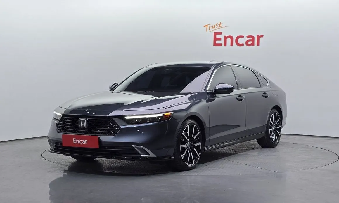 Honda Accord — фото 1