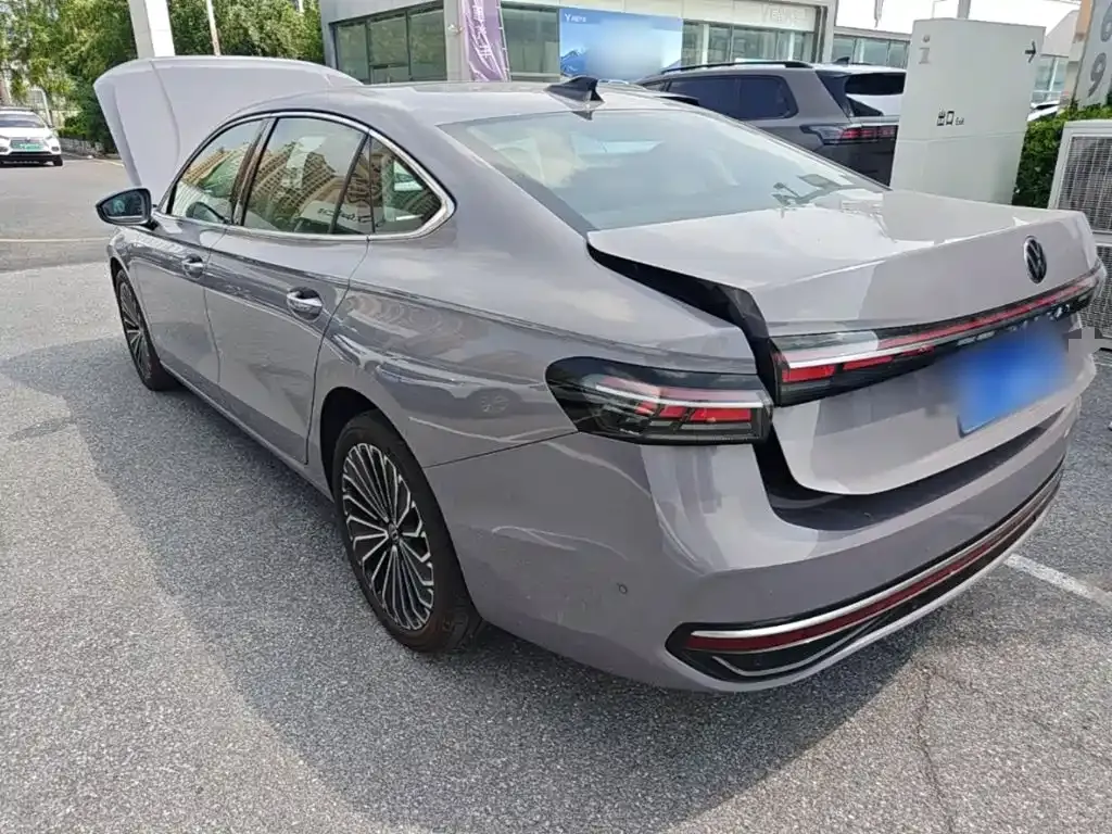 Volkswagen Passat — фото 4