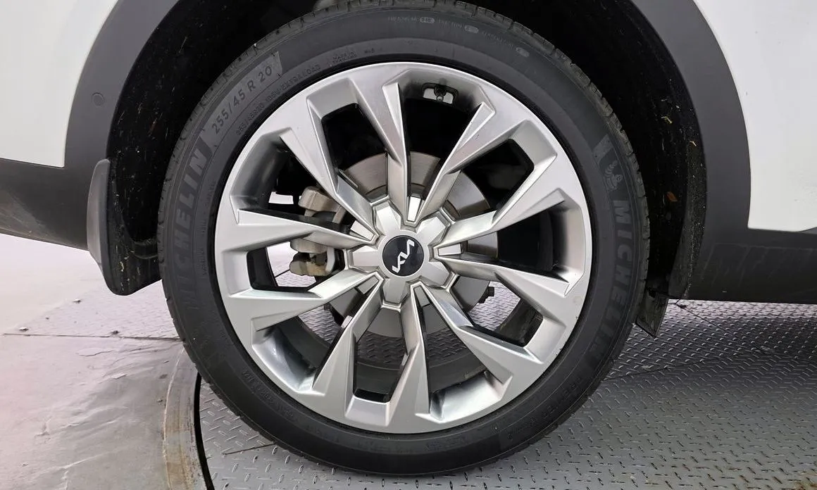 Kia Sorento — фото 8