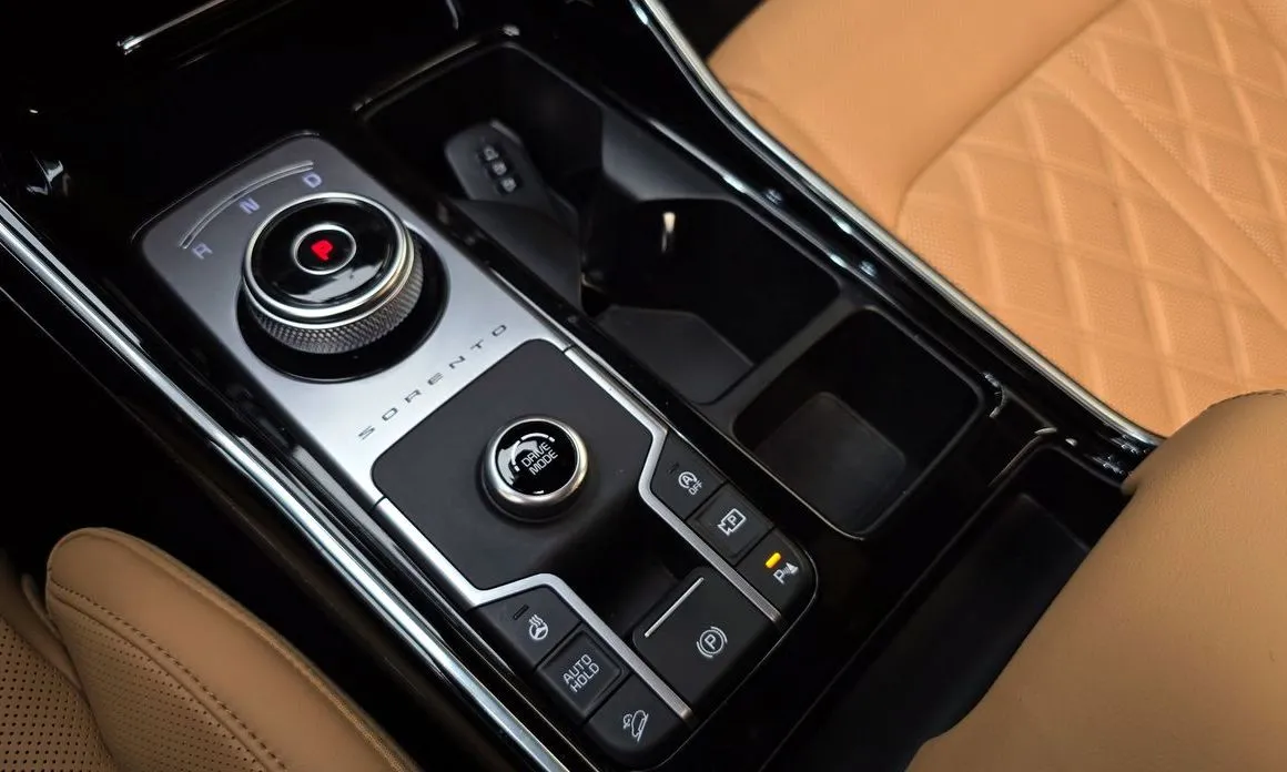 Kia Sorento — фото 7