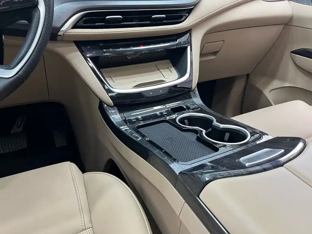 Buick GL8 Hybrid — фото 7