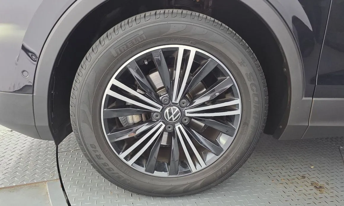 Volkswagen Tiguan — фото 6
