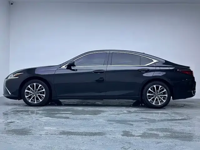Lexus ES — фото 6