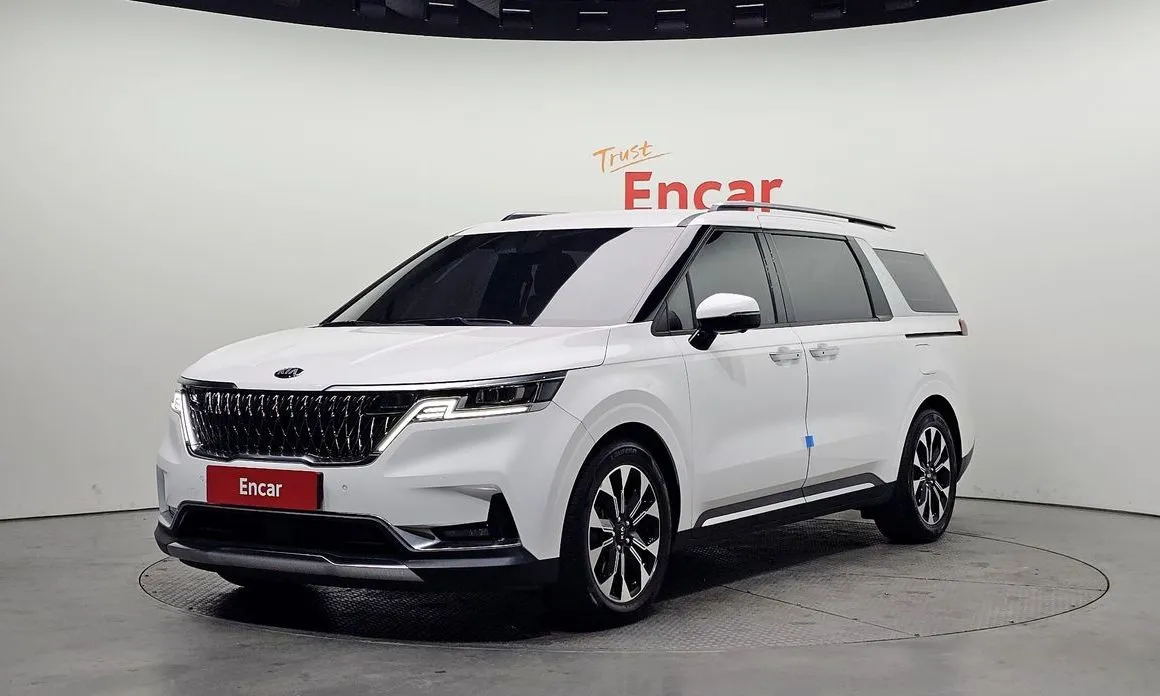 Kia Carnival — фото 1