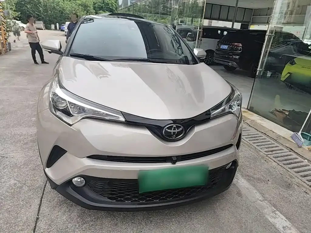 Toyota C-HR — фото 5