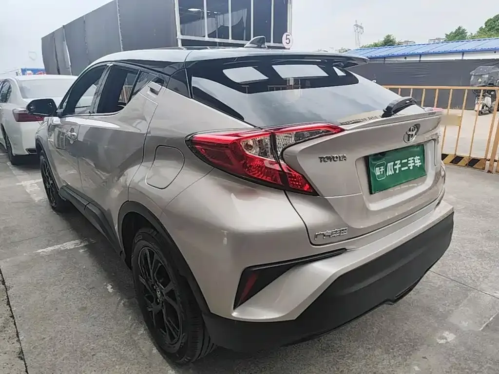 Toyota C-HR — фото 4