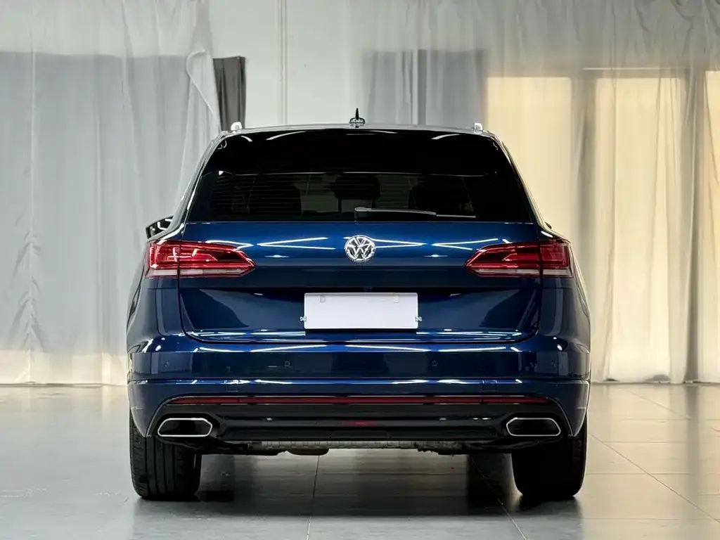 Volkswagen Touareg — фото 3